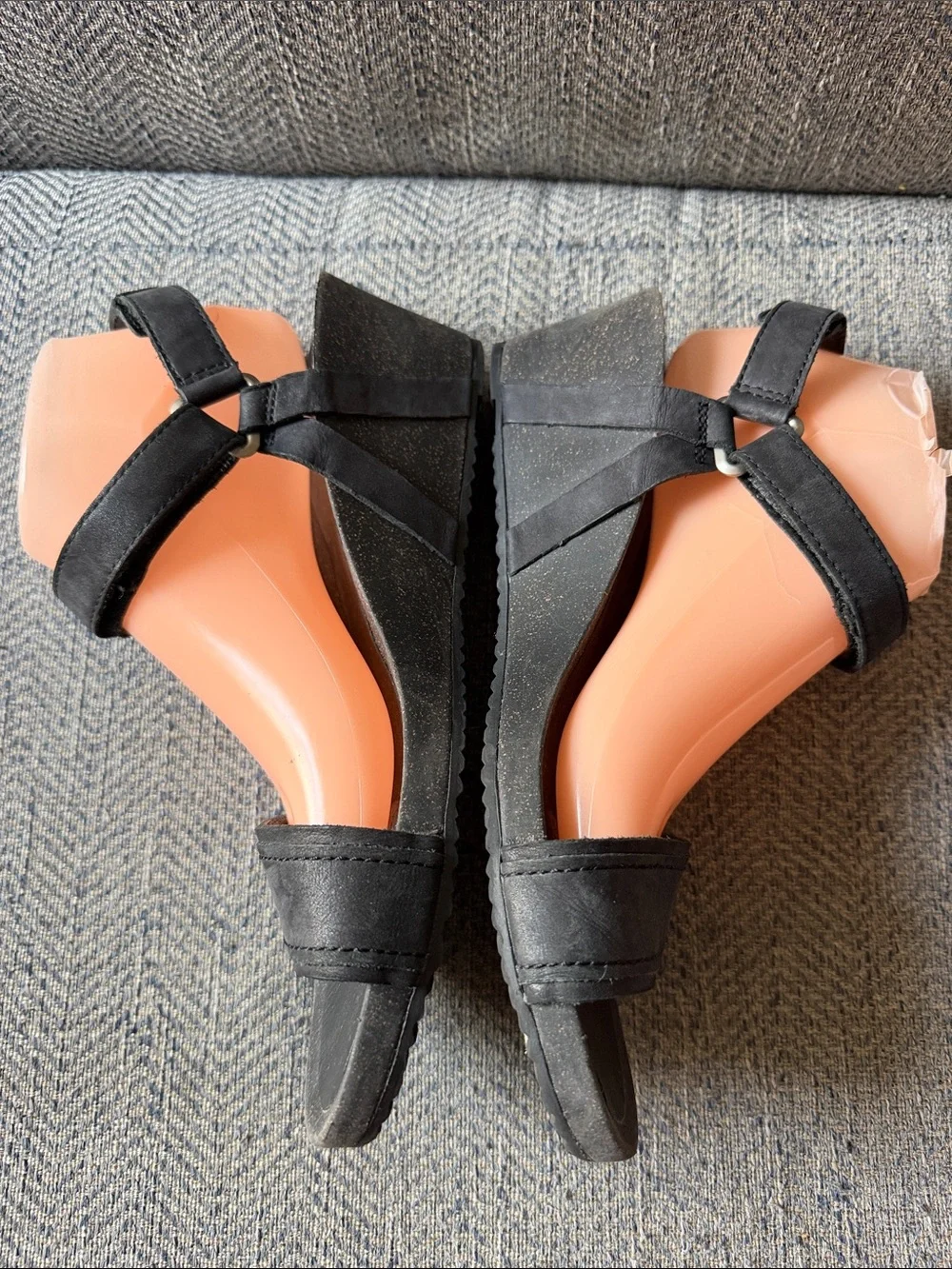 Teva Women’s Cabrillo Black Leather Wedge Sandals Size: 10